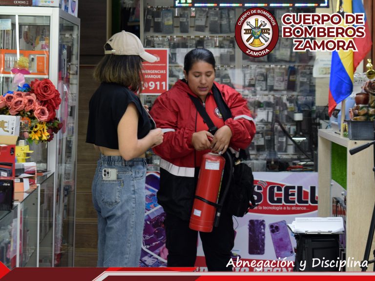 CUERPO DE BOMBEROS ZAMORA REALIZA INSPECCIÓN PREVIO A LA EMISIÓN DEL PERMISO DE FUNCIONAMIENTO 2024